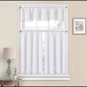 Vue valance & tier pair